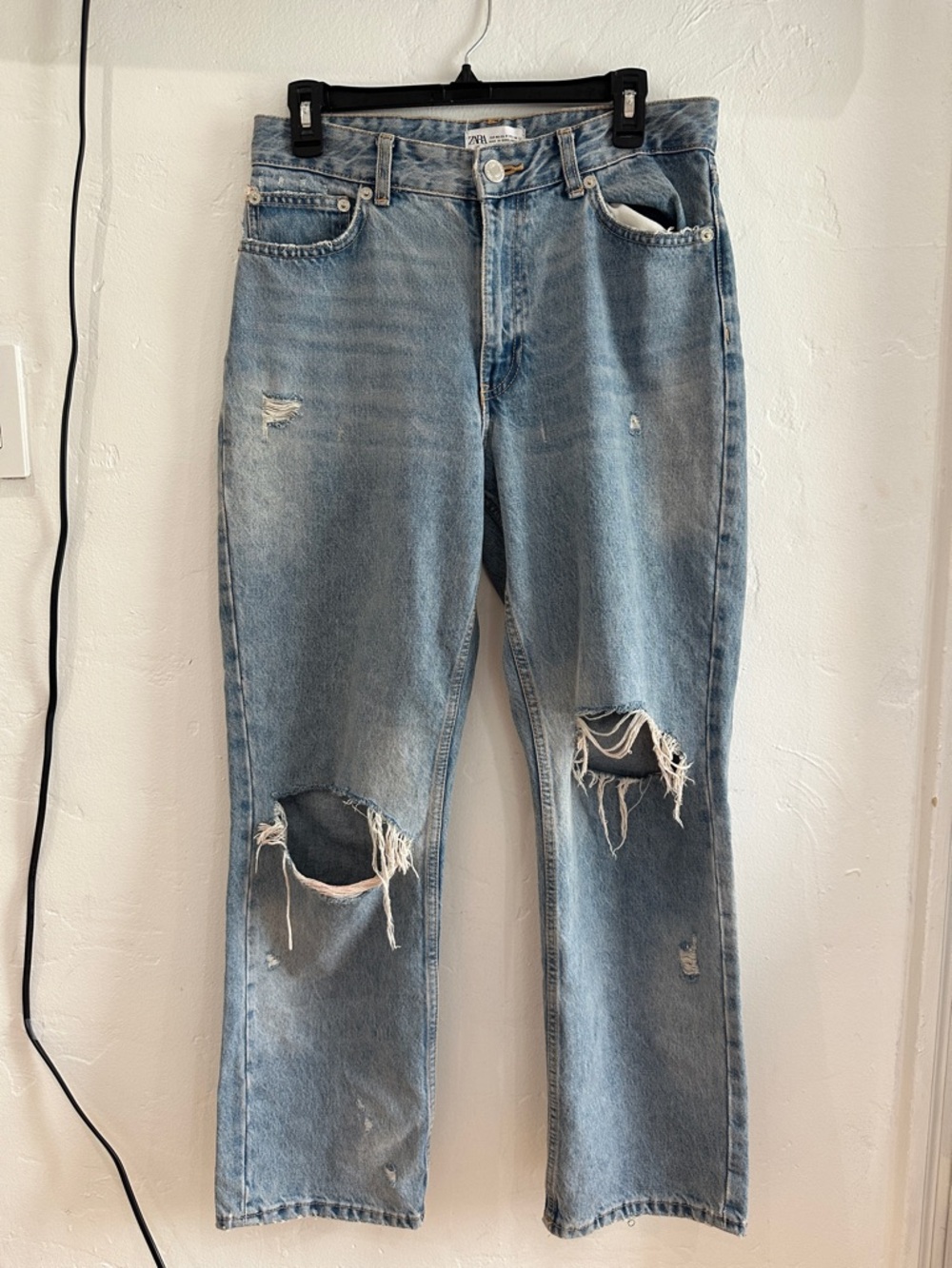 ZARA Light Blue Relaxed Distressed women Jeans